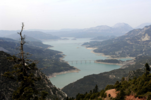 Οι 10 ελληνικές λίμνες που πρέπει να επισκεφθείς μια φορά στη ζωή σου