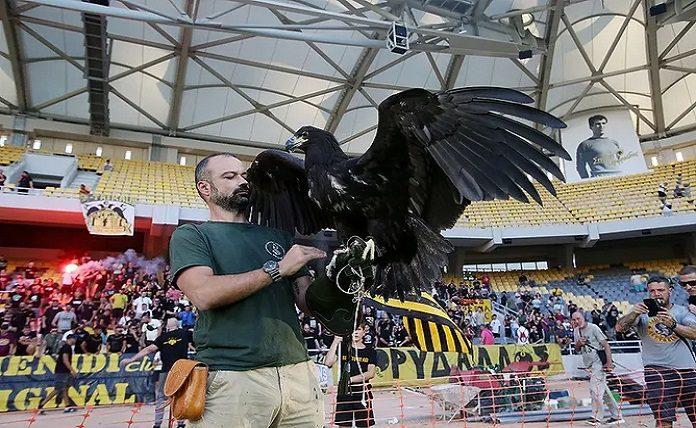 Αρκτούρος: «Απαράδεκτο σόου με αετό πριν από τον αγώνα της ΑΕΚ»