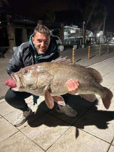 Λευκάδα: Ψαράς έβγαλε με καλάμι σφυρίδα 24 κιλά 