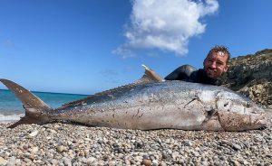 Απίστευτη ψαριά στην Γαύδο! Χτύπησε με ψαροντούφεκο «μαγιάτικο» 60 κιλών